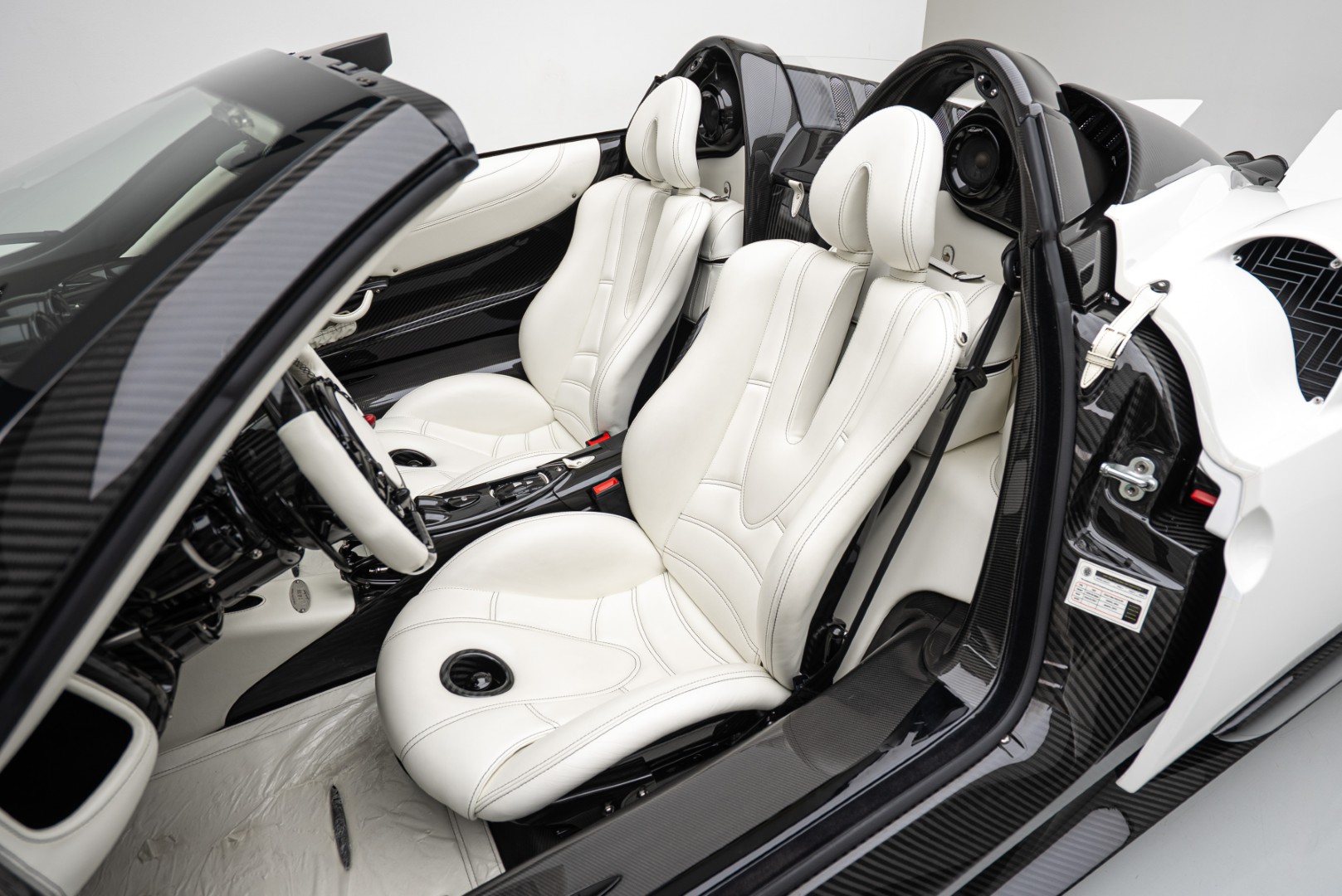 2018 PAGANI HUAYRA ROADSTER | 1 of 100 | UNIQUE PEARL WHITE COLOR
